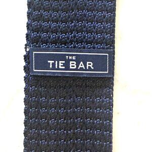 The Tie Bar Skinny Tie in Navy 100% Silk